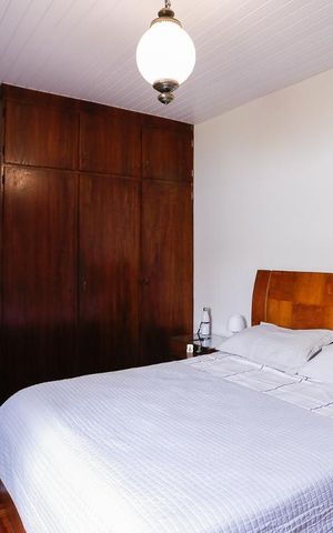 Casa à venda com 250m², 3 quartos e 2 vagas Casa à venda com 250m², 3 quartos e 2 vagasSuíte