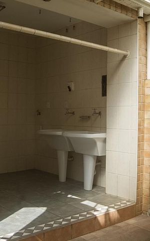 Casa à venda com 156m², 3 quartos e 1 vagaÁrea de Serviço