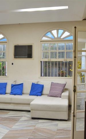 Casa à venda com 287m², 3 quartos e 4 vagasSala