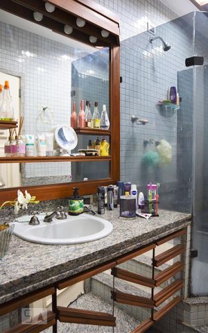 Casa à venda com 287m², 3 quartos e 4 vagasBanheiro da Suíte 1