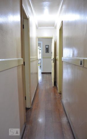 Casa à venda com 287m², 3 quartos e 4 vagasCorredor