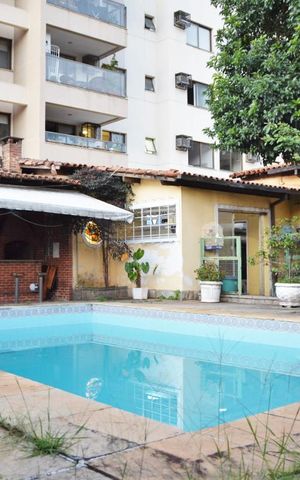 Casa à venda com 287m², 3 quartos e 4 vagasPiscina