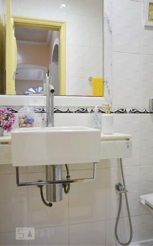 Casa à venda com 287m², 3 quartos e 4 vagasBanheiro Social
