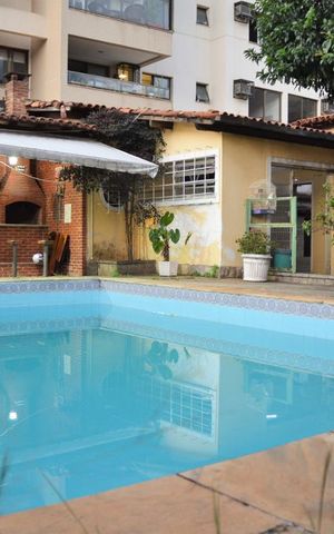 Casa à venda com 287m², 3 quartos e 4 vagasPiscina