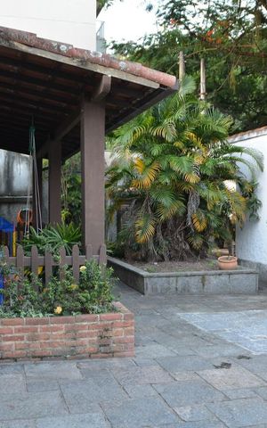 Casa à venda com 287m², 3 quartos e 4 vagasFachada