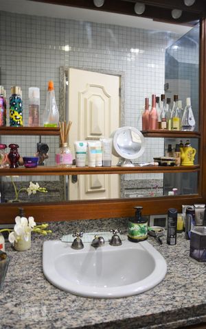 Casa à venda com 287m², 3 quartos e 4 vagasBanheiro da Suíte 1