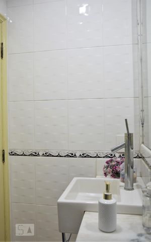 Casa à venda com 287m², 3 quartos e 4 vagasBanheiro Social
