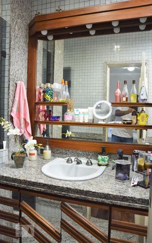 Casa à venda com 287m², 3 quartos e 4 vagasBanheiro da Suíte 1