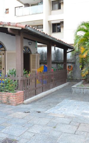 Casa à venda com 287m², 3 quartos e 4 vagasFachada
