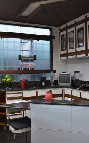 Casa à venda com 287m², 3 quartos e 4 vagasCozinha