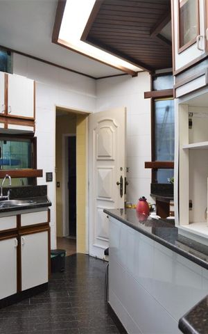Casa à venda com 287m², 3 quartos e 4 vagasCozinha