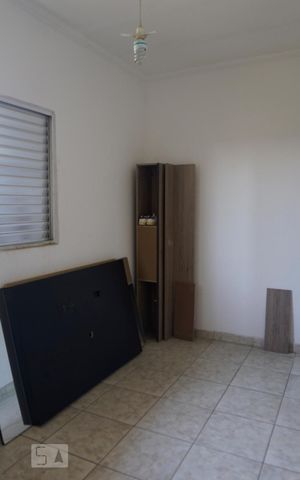 Casa à venda com 75m², 2 quartos e 1 vagaQuarto
