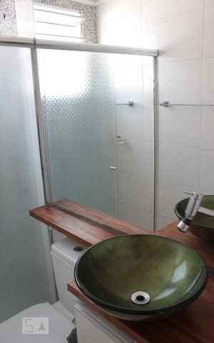 Apartamento à venda com 48m², 2 quartos e 1 vaga Apartamento à venda com 48m², 2 quartos e 1 vagaBanheiro