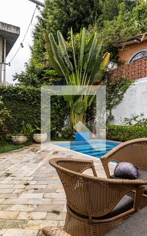 Casa à venda com 490m², 4 quartos e 4 vagasPiscina