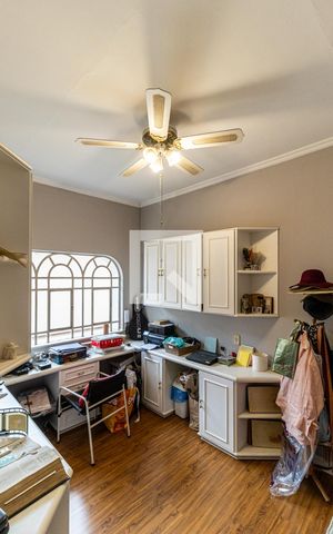 Casa à venda com 490m², 4 quartos e 4 vagasEscritório