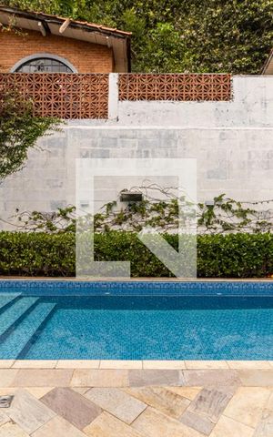 Casa à venda com 490m², 4 quartos e 4 vagasPiscina