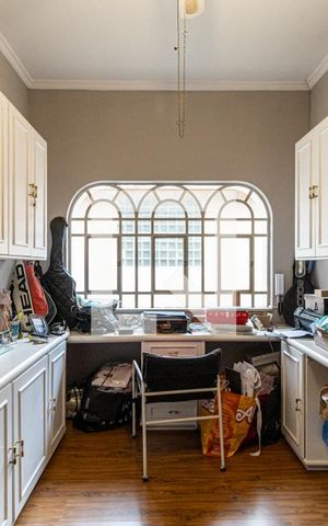 Casa à venda com 490m², 4 quartos e 4 vagasEscritório