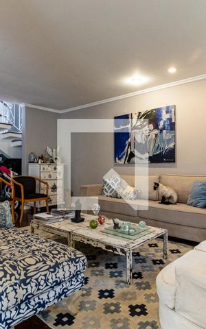 Casa à venda com 490m², 4 quartos e 4 vagasSala