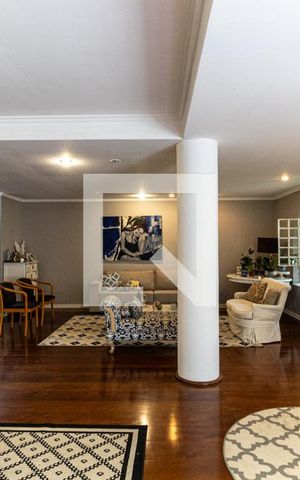 Casa à venda com 490m², 4 quartos e 4 vagasSala