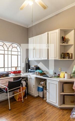 Casa à venda com 490m², 4 quartos e 4 vagasEscritório