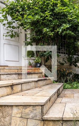 Casa à venda com 490m², 4 quartos e 4 vagasEntrada