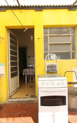 Casa à venda com 100m², 2 quartos e 1 vagaÁrea de serviço