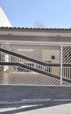 Casa à venda com 250m², 4 quartos e 2 vagasFrente do Imóvel