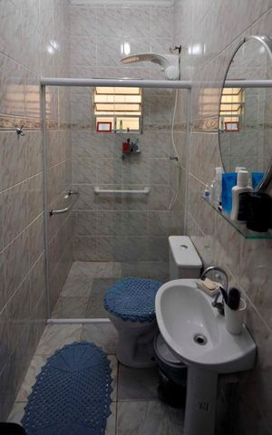 Casa à venda com 250m², 4 quartos e 2 vagasBanheiro  Social