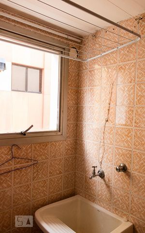 Studio à venda com 33m², 1 quarto e 1 vaga Studio à venda com 33m², 1 quarto e 1 vagaÁrea de Serviço