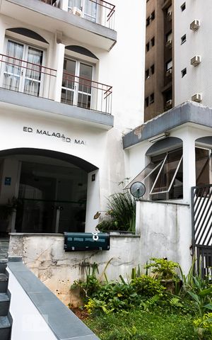 Studio à venda com 33m², 1 quarto e 1 vaga Studio à venda com 33m², 1 quarto e 1 vagaFachada