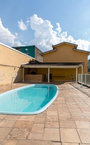Casa de condomínio para alugar com 150m², 3 quartos e 4 vagasPiscina