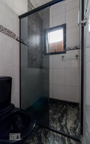 Casa de condomínio para alugar com 150m², 3 quartos e 4 vagasBanheiro social
