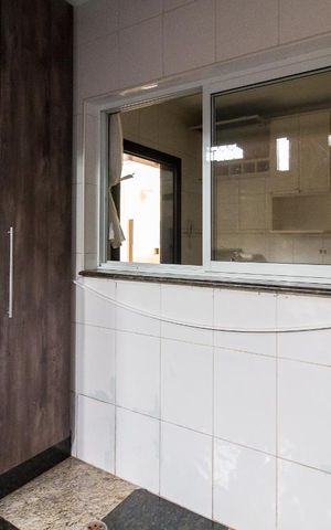 Casa de condomínio para alugar com 150m², 3 quartos e 4 vagasÁrea de serviço