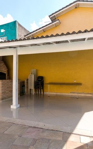 Casa de condomínio para alugar com 150m², 3 quartos e 4 vagasChurrasqueira
