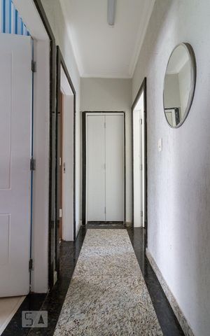 Casa de condomínio para alugar com 150m², 3 quartos e 4 vagasCorredor