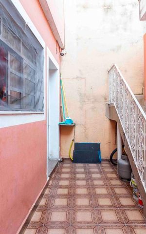 Casa à venda com 300m², 2 quartos e 2 vagas Casa à venda com 300m², 2 quartos e 2 vagasÁrea Externa