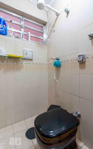 Casa à venda com 300m², 2 quartos e 2 vagas Casa à venda com 300m², 2 quartos e 2 vagasLavabo