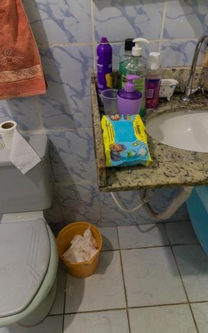 Apartamento à venda com 200m², 3 quartos e 2 vagas Apartamento à venda com 200m², 3 quartos e 2 vagasDetalhe banheiro