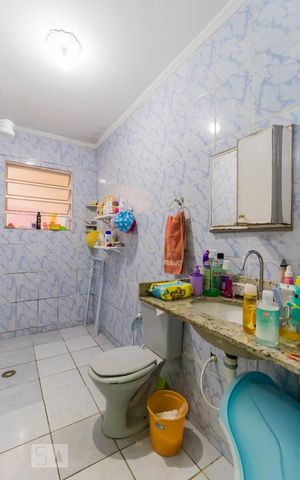 Apartamento à venda com 200m², 3 quartos e 2 vagas Apartamento à venda com 200m², 3 quartos e 2 vagasBanheiro 1