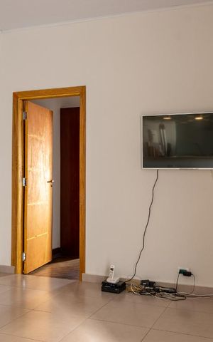Casa à venda com 80m², 3 quartos e sem vaga Casa à venda com 80m², 3 quartos e sem vagaSala