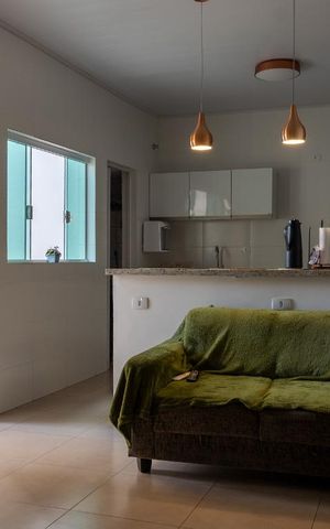 Casa à venda com 80m², 3 quartos e sem vaga Casa à venda com 80m², 3 quartos e sem vagaSala