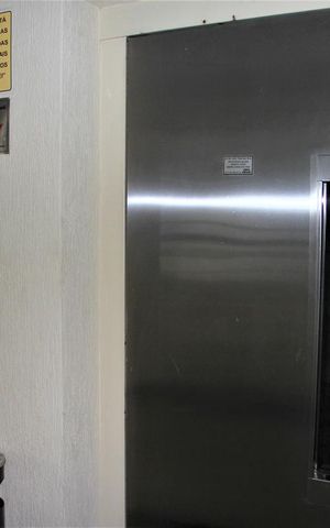 Apartamento à venda com 52m², 2 quartos e 1 vagaElevadores