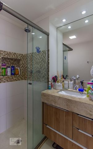 Apartamento à venda com 67m², 2 quartos e 1 vaga Apartamento à venda com 67m², 2 quartos e 1 vagaBanheiro Suíte