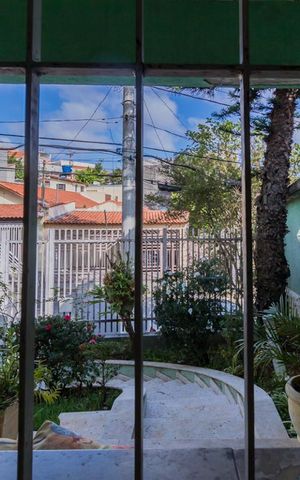 Casa à venda com 180m², 2 quartos e 3 vagas Casa à venda com 180m², 2 quartos e 3 vagasVista do Quarto 1