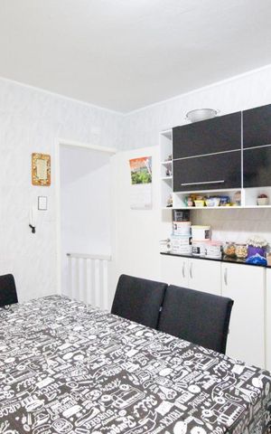 Casa à venda com 165m², 3 quartos e 3 vagas Casa à venda com 165m², 3 quartos e 3 vagasCozinha