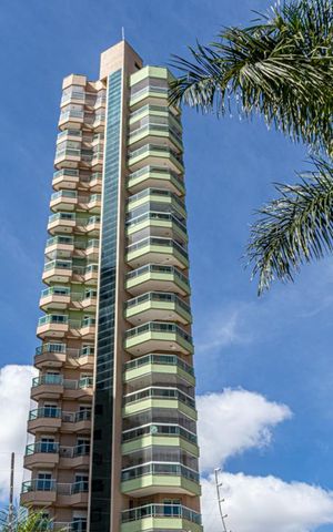 Apartamento à venda com 196m², 4 quartos e 6 vagas Apartamento à venda com 196m², 4 quartos e 6 vagasFachada do Prédio