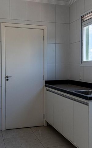 Apartamento à venda com 196m², 4 quartos e 6 vagas Apartamento à venda com 196m², 4 quartos e 6 vagasLavanderia