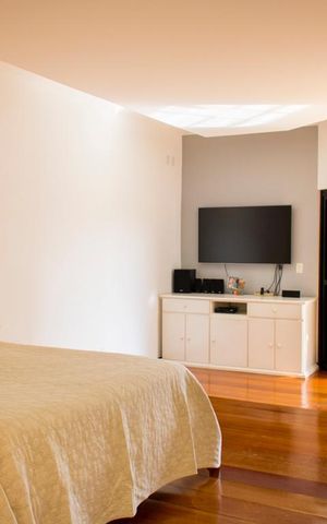 Casa à venda com 630m², 4 quartos e 8 vagas Casa à venda com 630m², 4 quartos e 8 vagasSuíte 1