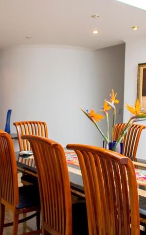 Casa à venda com 630m², 4 quartos e 8 vagas Casa à venda com 630m², 4 quartos e 8 vagasSala de Jantar