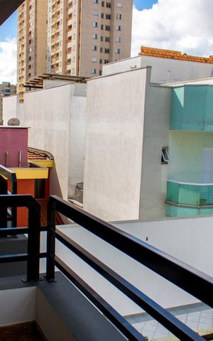 Casa à venda com 630m², 4 quartos e 8 vagas Casa à venda com 630m², 4 quartos e 8 vagasVaranda da Suíte 4